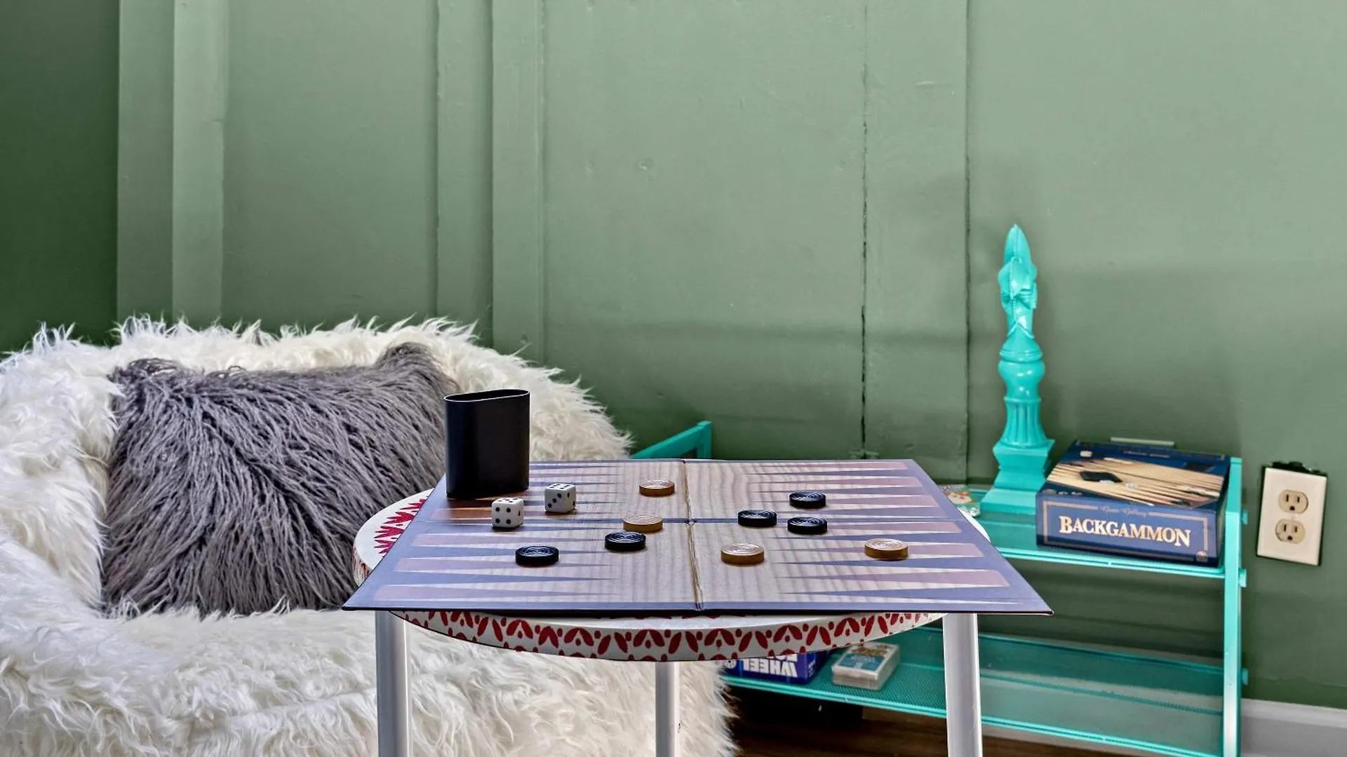 Cozy Downtown Stay W Private Backyard & Parking Louisville