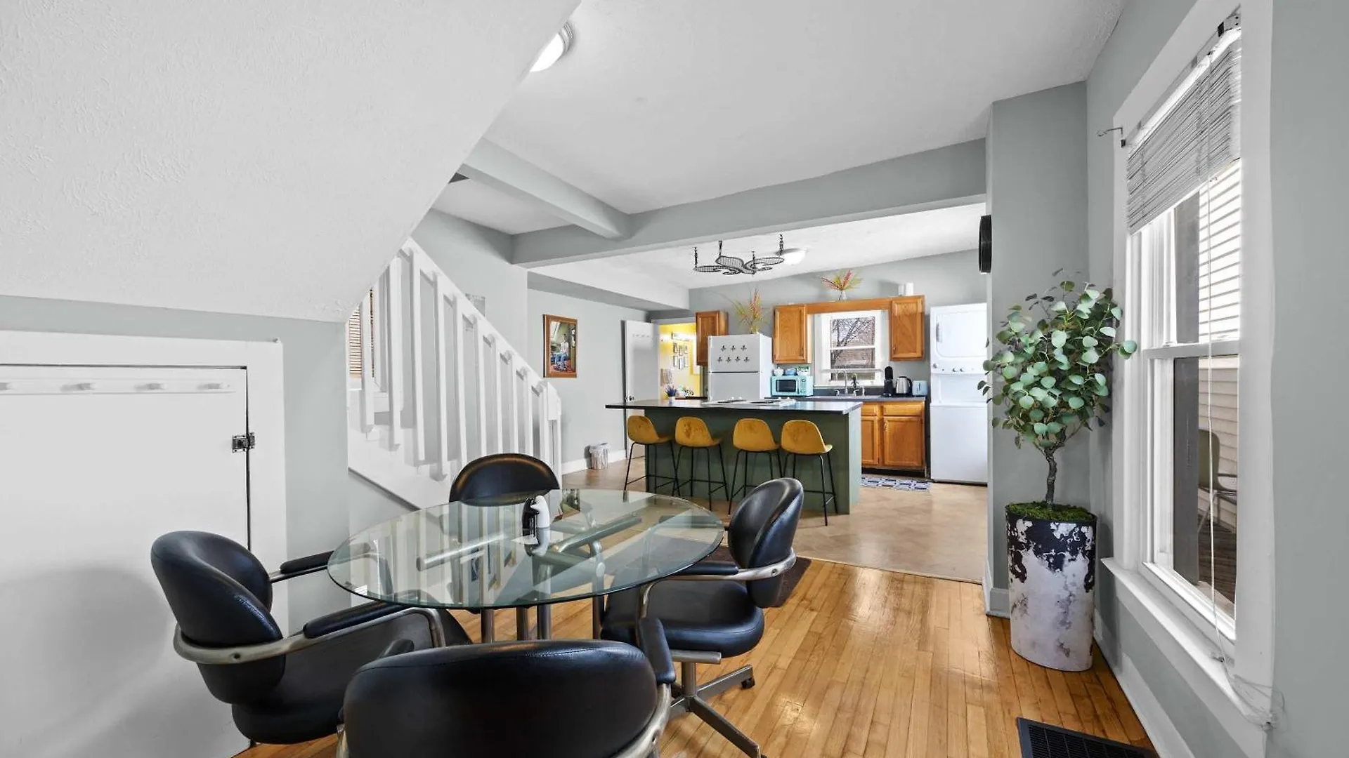 Tatil Evi Cozy Downtown Stay W Private Backyard & Parking Louisville ABD