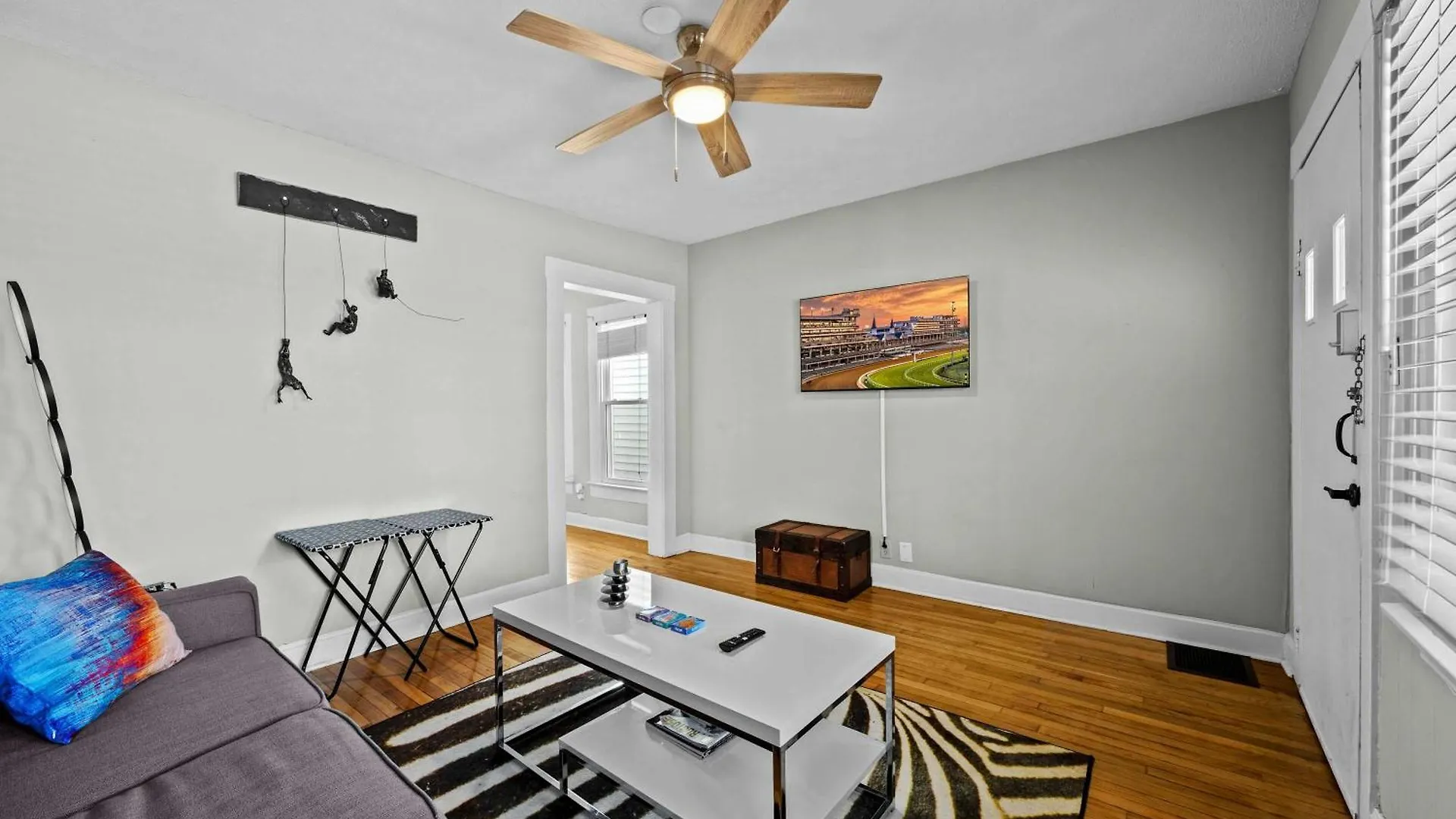 Cozy Downtown Stay W Private Backyard & Parking Louisville 0*,  ABD